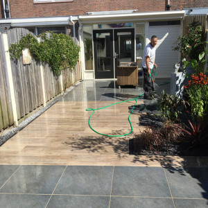 Renovatie achtertuin Monster